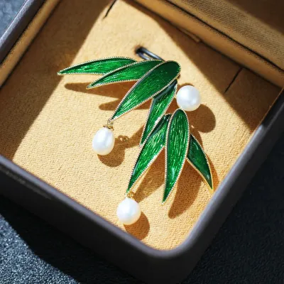 Bamboo Leaf Green Pearl Hijab Brooch 